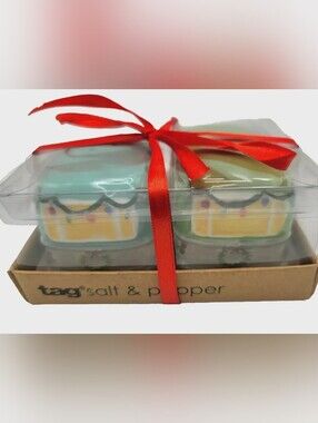 TAG Travel Trailer, RV, Retro "Happy Camper" Christmas Salt & Pepper Shakers New